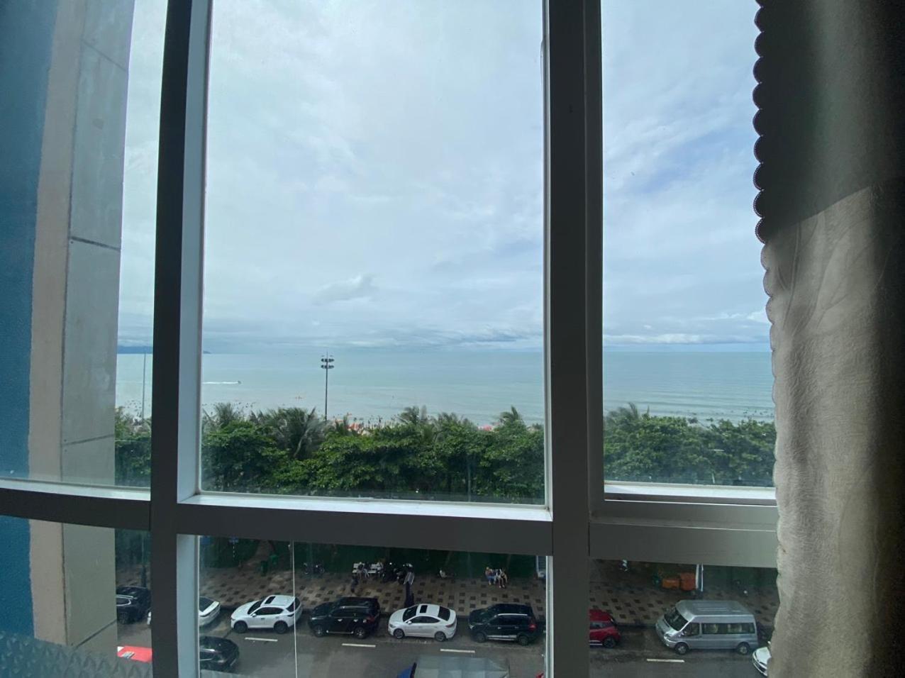 Golden Hotel 붕타우 외부 사진