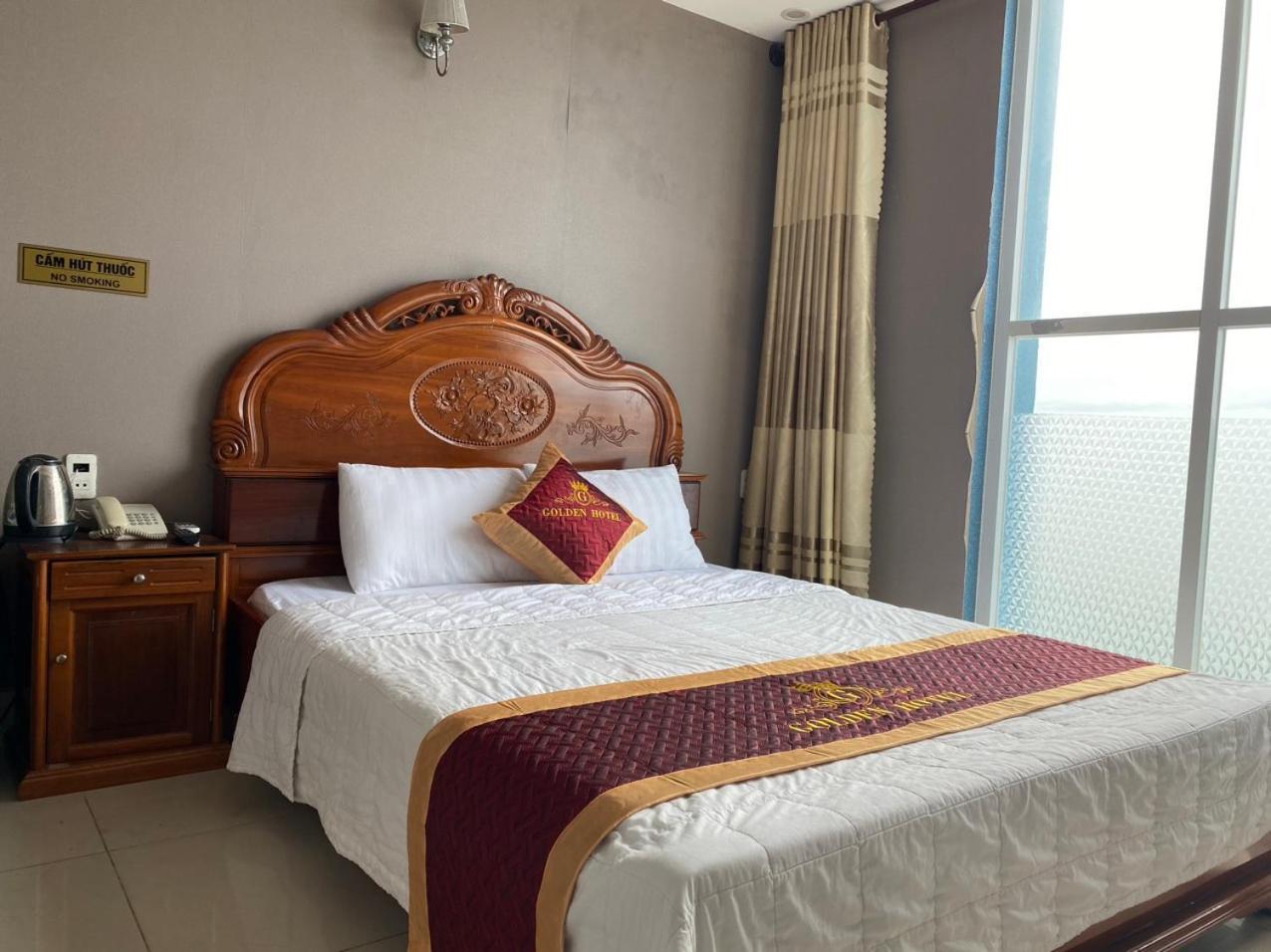 Golden Hotel 붕타우 외부 사진