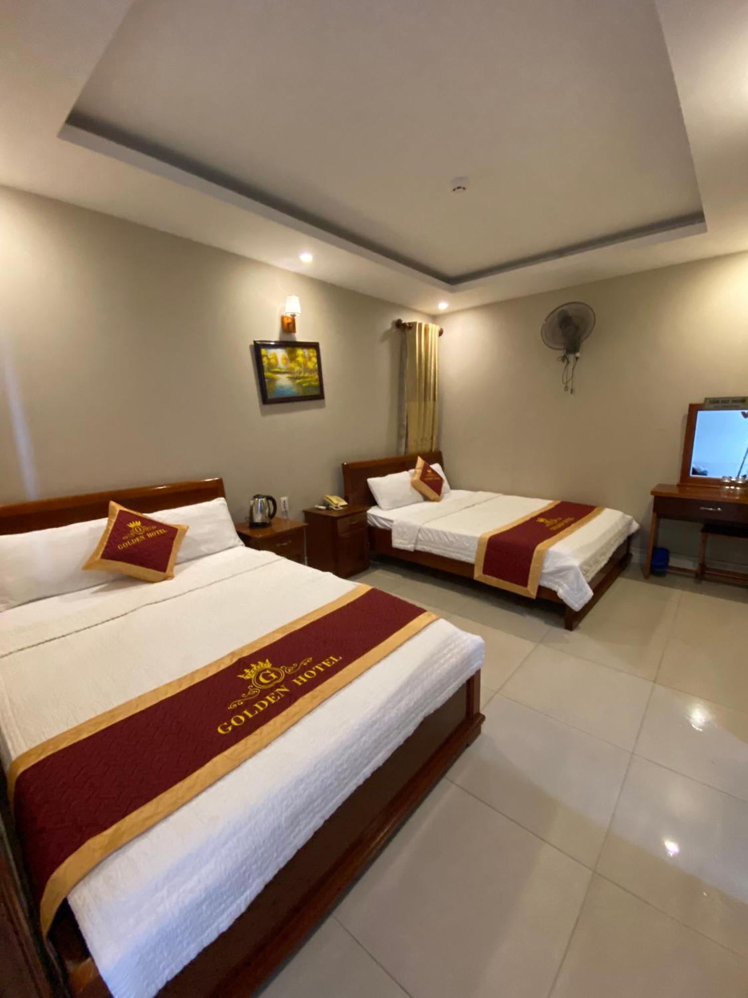 Golden Hotel 붕타우 외부 사진